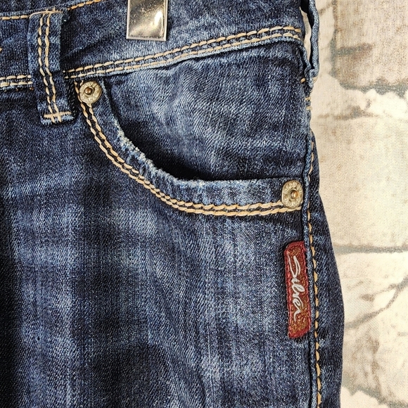 Silver Jeans Aiko  Capri Dark Wash Distressed Factory Fade Size 29 - Picture 6 of 15